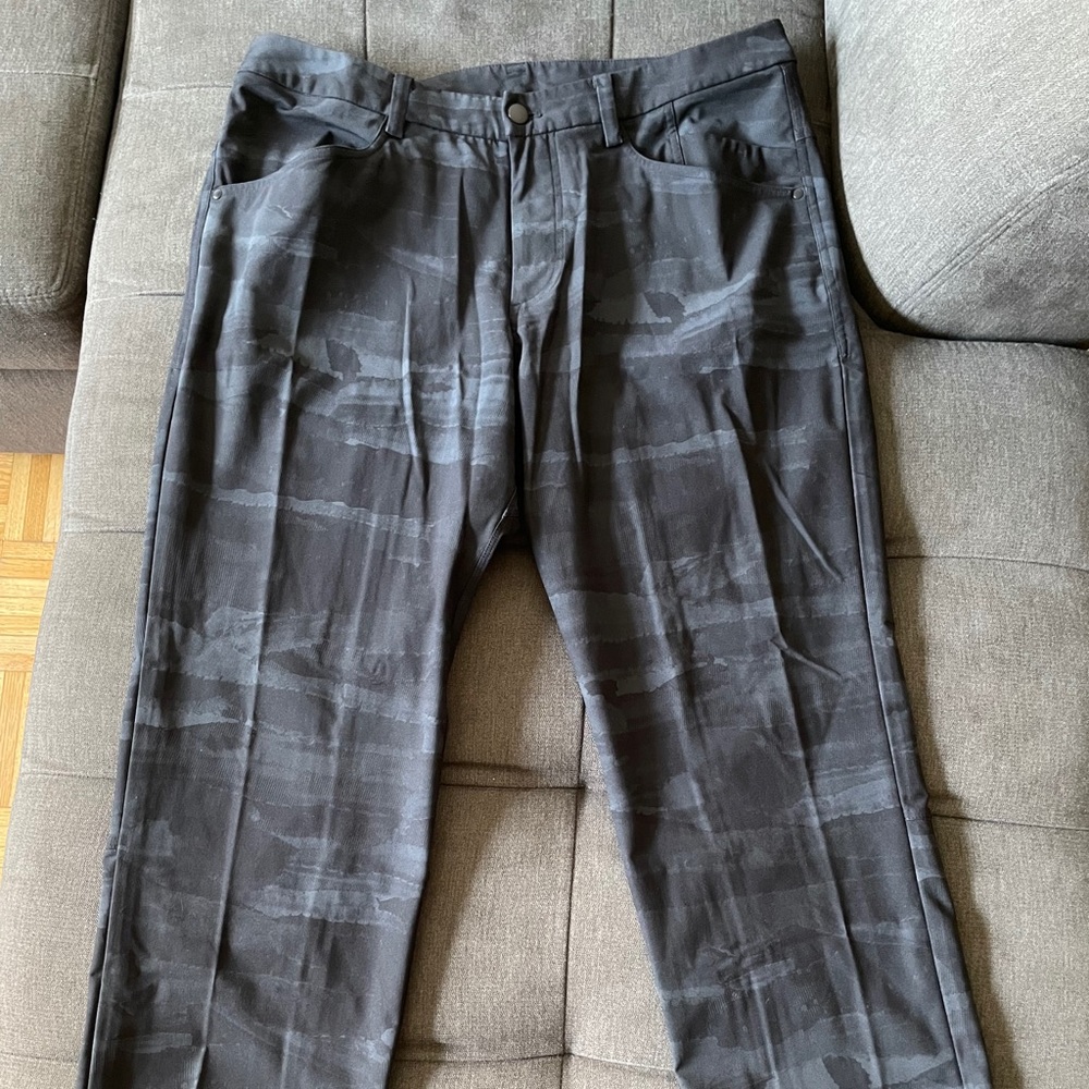 Lululemon ABC pants black camo size 36